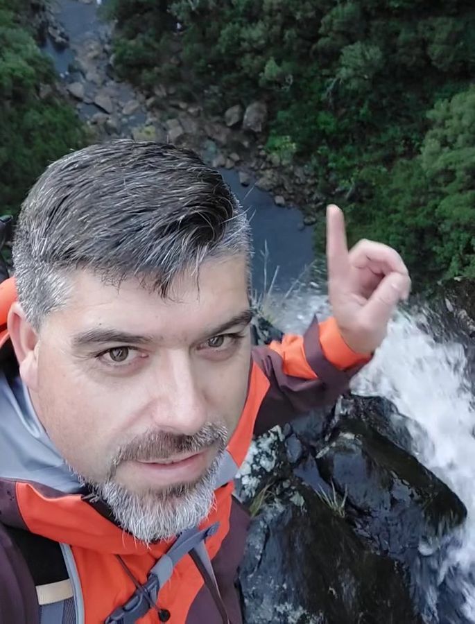 Gidas Marcio prie krioklio